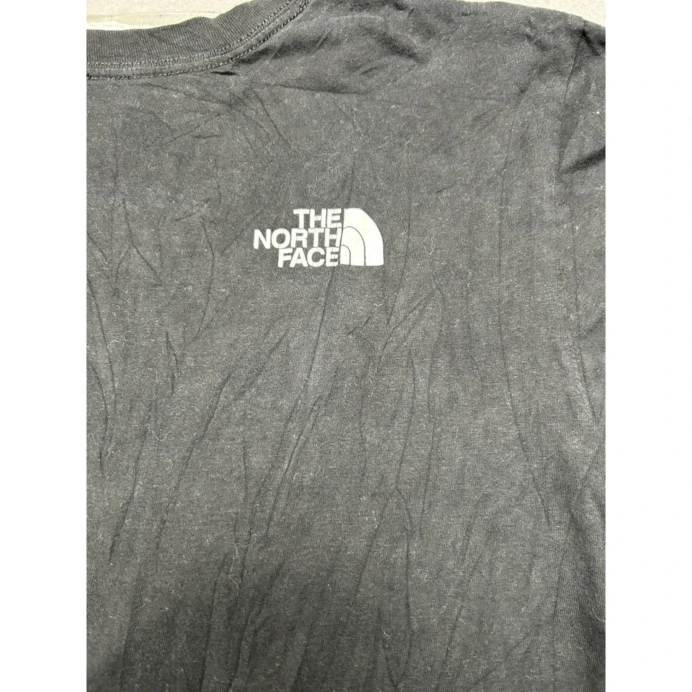 The North Face T-Shirt Cotton Black Red Stripe Medium Mens
